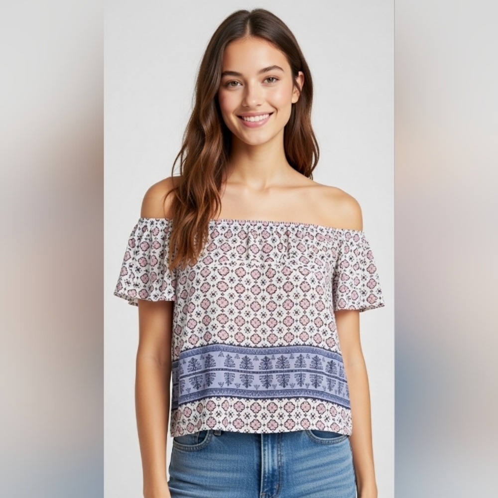 Forever 21 Off the Shoulder Flutter Sleeve Floral Geometric Crop Top